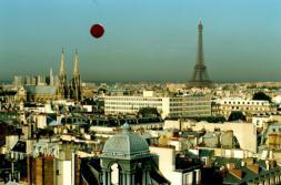 Un globo cogido con alfileres