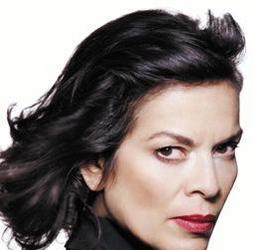 Bianca Jagger, un anillo de 200.000 euros y una querella por difamación