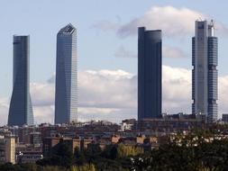 La crisis toca de lleno a las Cuatro Torres de la Castellana