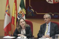 Castilla y León y Extremadura sellan un acuerdo en Sanidad que beneficiará a 56.000 personas