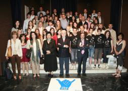 ABC Los alumnos ganadores posan al recibir sus premios