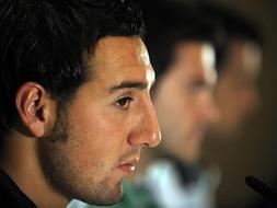 Cazorla, durante la rueda de prensa oficial./AFP