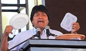 Evo Morales relaciona homosexualidad y calvicie con mala alimentación
