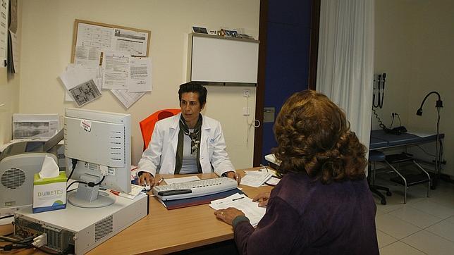 Los médicos de familia piden «algún sistema de copago» para reducir las consultas innecesarias