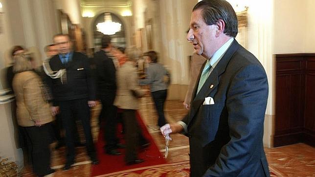 Vázquez alerta sobre el peligro de la deriva anticlerical del PSOE