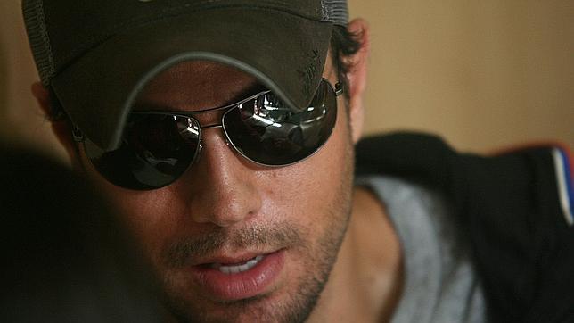 Enrique Iglesias: «¿El 15-M? No sé lo que es eso»