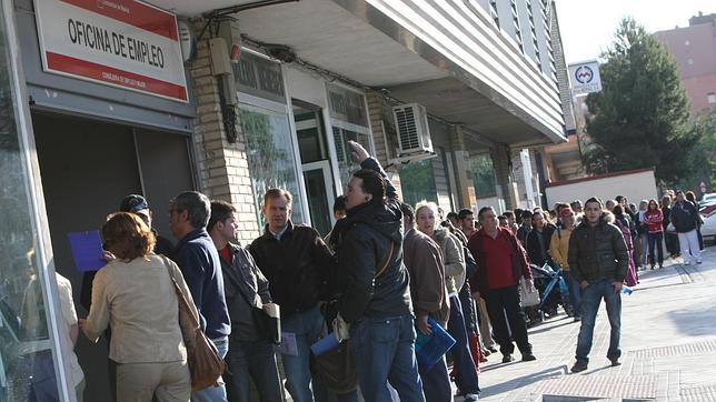 Un informe de JP Morgan prevé que la tasa de paro española llegará al 27%