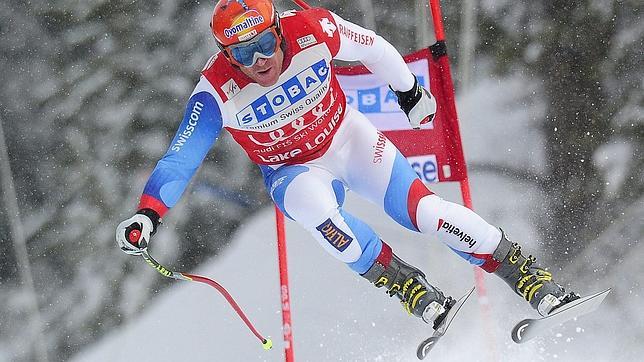 Didier Cuche, «el abuelo del esquí», arrasa en Lake Louise
