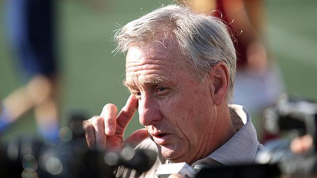 Cruyff recurrirá a los tribunales el nombramiento de Van Gaal
