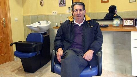 El último barbero de Torrijos se jubila