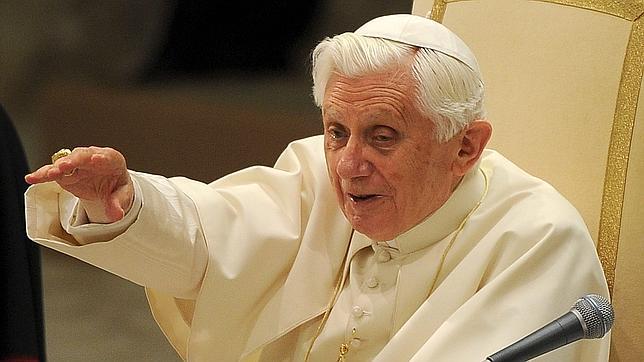 El Papa recibió la ceniza que marca el camino hacia la Semana Santa