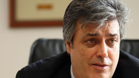 «El PSOE bajó un 5% el sueldo de todos los funcionarios y ahora es irresponsable»