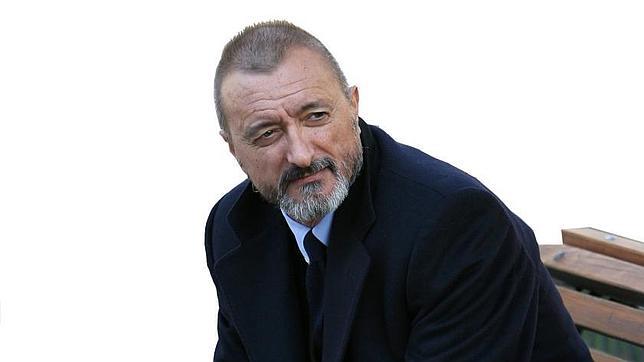 Pérez-Reverte: «Estaba siendo intolerable el matonismo de las ultrarradicales feminazis»