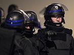 Directo: Tres detonaciones para intimidar al asesino atrincherado