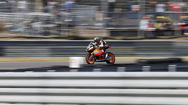 Márquez remonta treinta puestos y consigue una victoria de campeonato