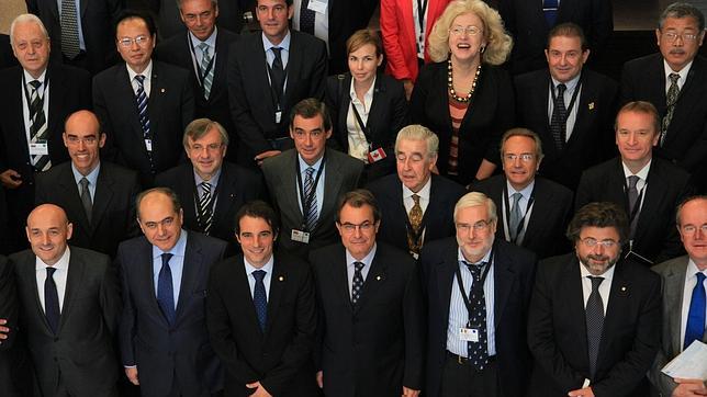 Mas pide a los cónsules que difundan una visión positiva de Cataluña