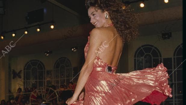 Giannina Facio, con faldas y a lo loco en agosto de 1989