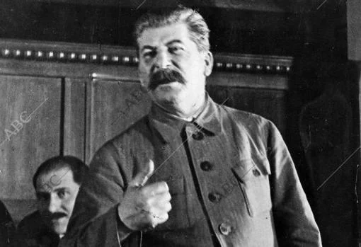 Stalin, en su despacho, a principios de los años 50