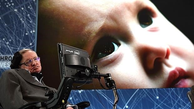 Stephen Hawking, durante la presentación del proyecto