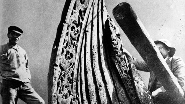 Restos del barco vikingo Oseberg, descubierto en Sem (Noruega)
