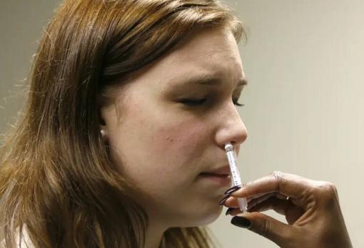 Modo de administración de una vacuna intranasal