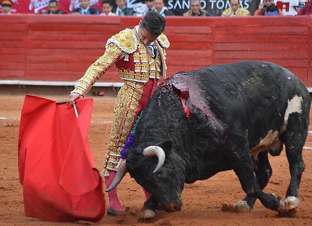 Diego Urdiales, en un sensacional muletazo pleno de sentimiento