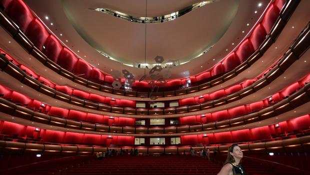 Vista del interior de la nueva ópera nacional de Atenas