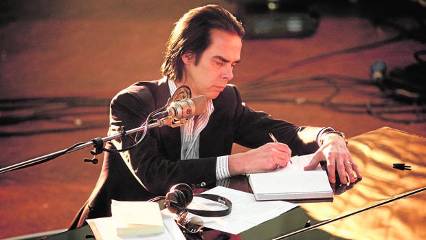 Nick Cave, en una escena del documental «One more time with feeling»