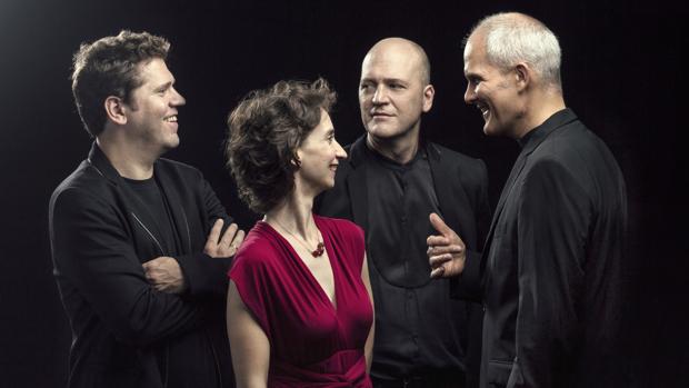 El Cuarteto Casals: de izquierda a derecha, Abel Tomàs, Vera Martínez, Arnau Tomàs y Jonathan Brown
