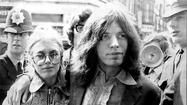 Jagger, fotografiado junto a Marianne Faithfull a mediados de los sesenta