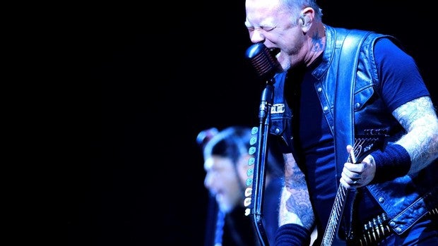 El guitarrista y cantante del grupo Metallica, James Hetfield, durante el concierto en Madrid el pasado mes de febrero