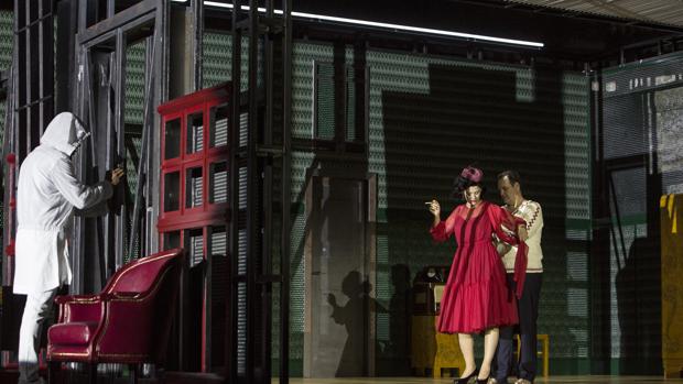 Sean Panikkar, Vera Lotte Boecker y Russell Braun, en una escena de la ópera