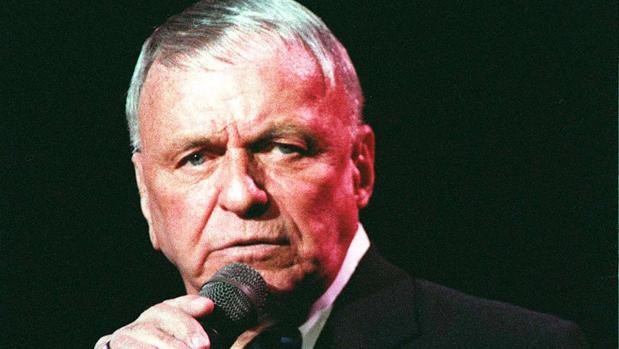 Frank Sinatra, durante una actuación en Londres en 1992