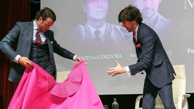 Finito de Córdoba torea al compás del cante de Manuel Lombo
