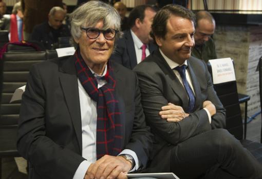 Simón Casas y Rafael García Garrido, empresarios de Las Ventas, antes del comienzo del sorteo