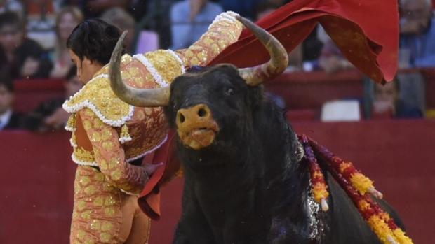 Alberto López Simón, por bernadinas al tercer toro de la tarde