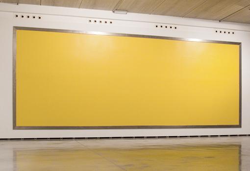 «CMYK no info - Yellow» (2011). Cartel de publicidad (300 x 800 x 2 cm)