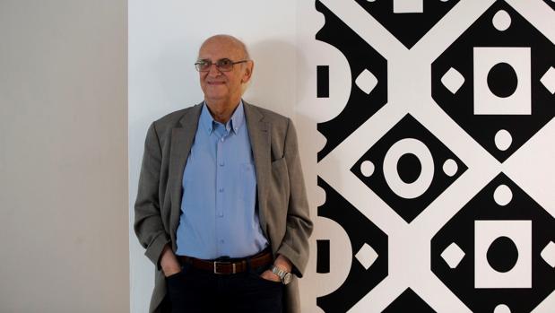 El escritor Petros Márkaris