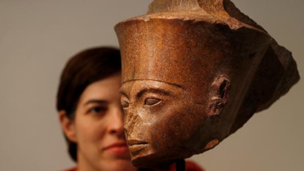 El busto del faraón Tutnkamón