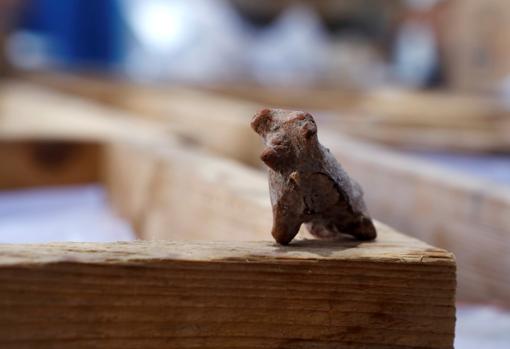 Una figura encontrada en el asentamiento