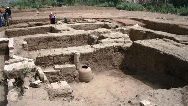 Imagen de otro edificio descubierto cerca del museo Mit Rahina de Guiza