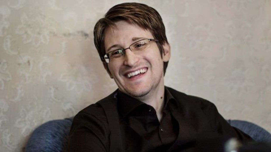 Edward Snowden explica en un libro cómo y por qué realizó la mayor filtración de inteligencia de la historia
