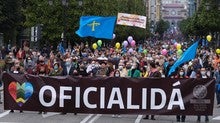 Manifestación del pasado día 16 de octubre por el centro de Oviedo para reclamar la oficialidad del asturiano