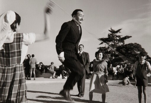 'Dalí in Park Güell, 1950s. Detail