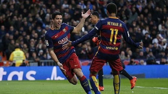 Suárez y Neymar, autores de los goles antes del descanso