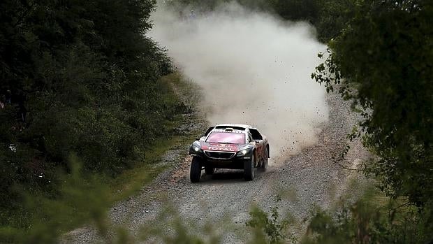 Stephane Peterhansel, durante la cuarta etapa