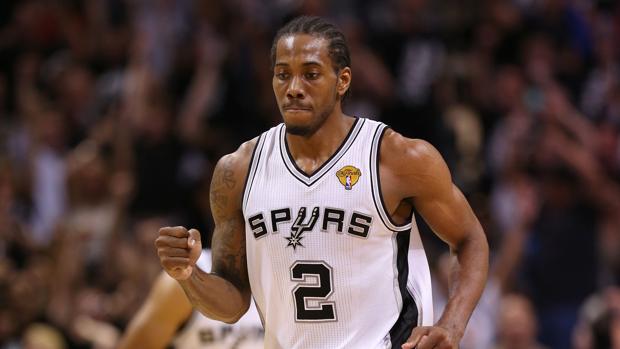 Kawhi Leonard, durante un partido con los Spurs