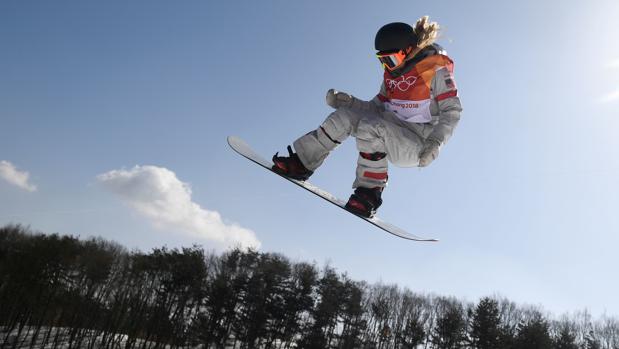 Chloe Kim en plena acción
