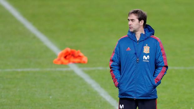 Julen Lopetegui durante un entrenamiento de la selección