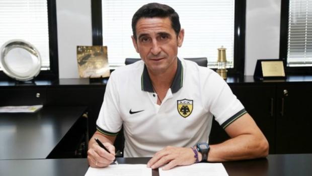 Manolo Jiménez, entrenador del AEK de Atenas
